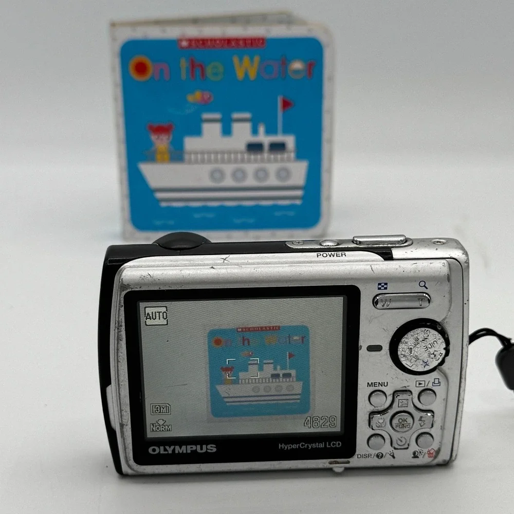 Olympus Stylus 850 SW Digital Camera Silver 8.0MP Shock Waterproof Rugged